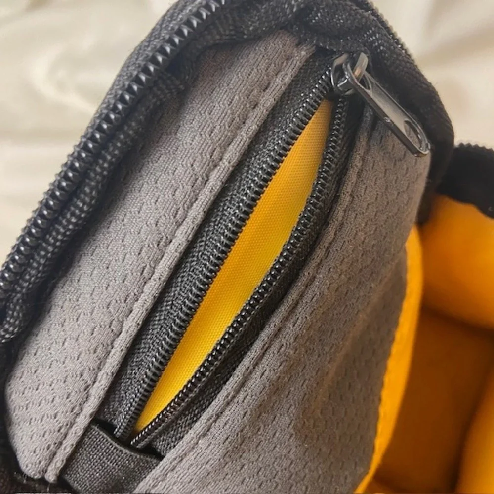 Case Logic Black Gray Compact Camera Bag Shoulder Strap Belt Loop Padded Case